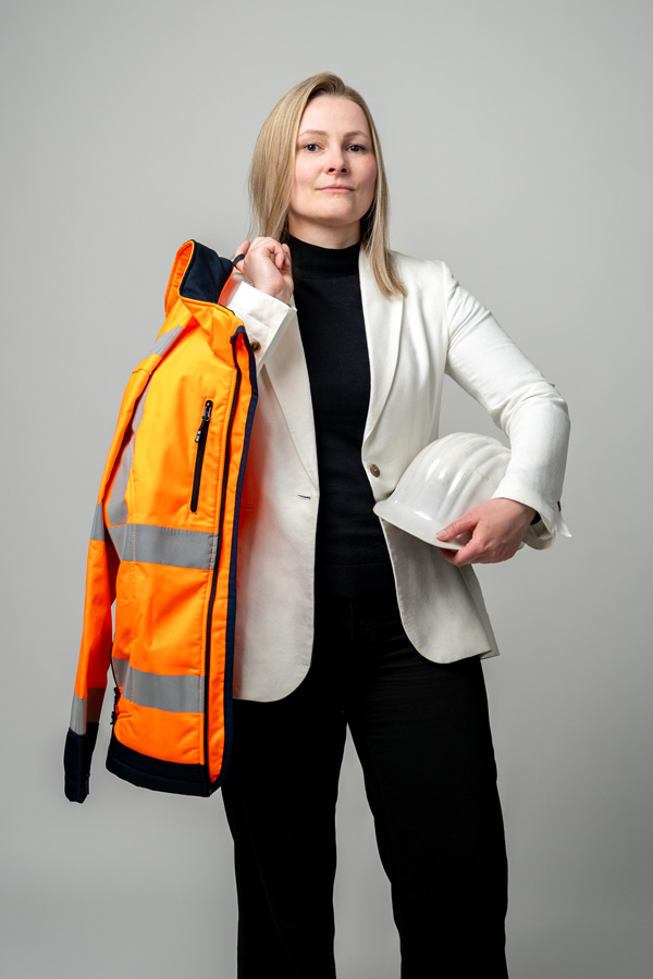 Sandra auf der Baustelle